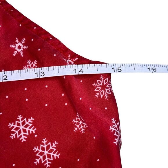 GUC Red Winter Nightie with Snowflakes - Picture 11 of 11